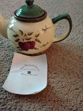 Home Interior Apple Orchard Collection Ceramic Teapot with Green Lid and Handle